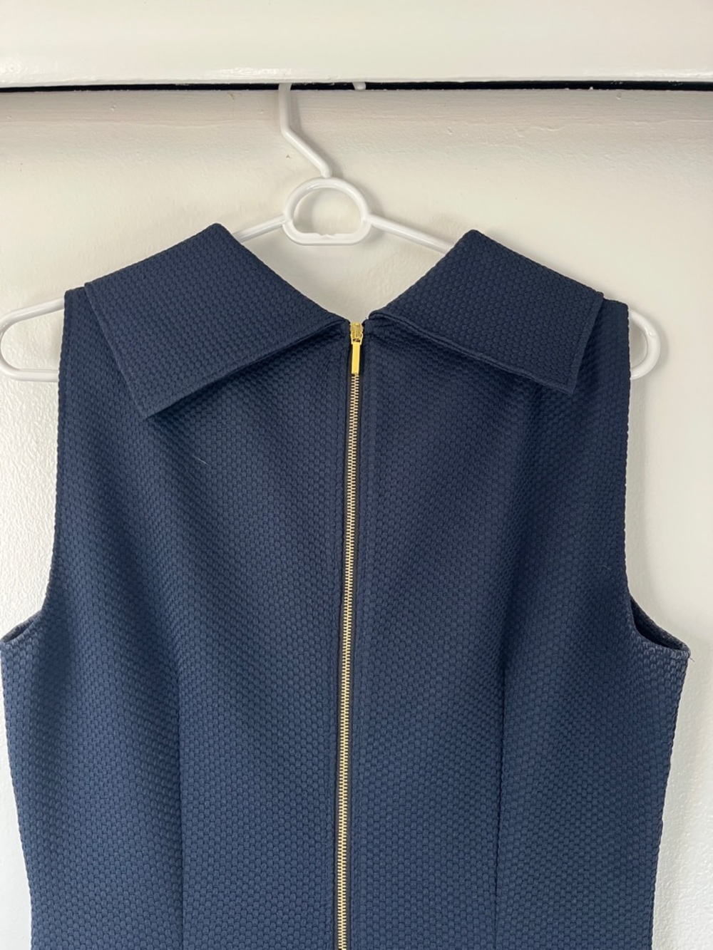 Sleeveless Navy Textured Shift Dress - Picture 5 of 5
